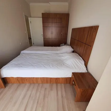 Lovely House With Heated Pool Near Ski Center In Kartepe Near Sapanca Hébergement de vacances