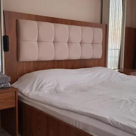 Hébergement de vacances Lovely House With Heated Pool Near Ski Center In Kartepe Near Sapanca *