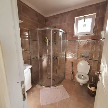 Lovely House With Heated Pool Near Ski Center In Kartepe Near Sapanca *