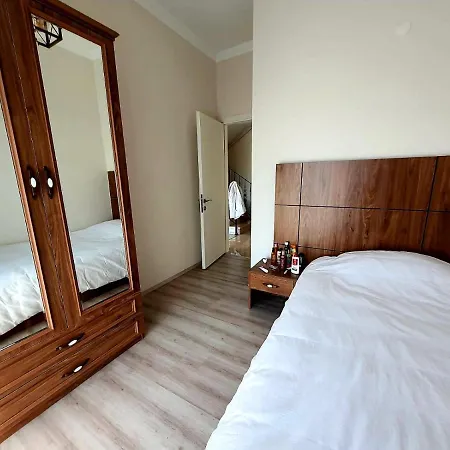 Hébergement de vacances Lovely House With Heated Pool Near Ski Center In Kartepe Near Sapanca
